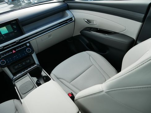 Certified 2025 Hyundai Tucson Limited image 11