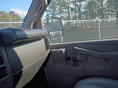 Used 2022 Chevrolet Express 2500 w/ Driver Convenience Package RWD image 16
