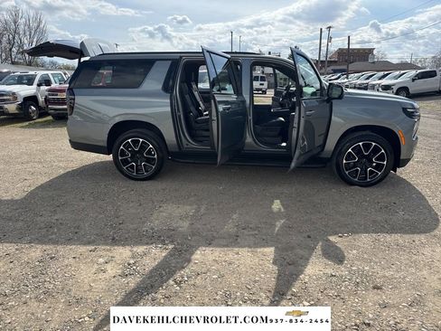 Used 2025 Chevrolet Suburban RST w/ Comfort Package image 36