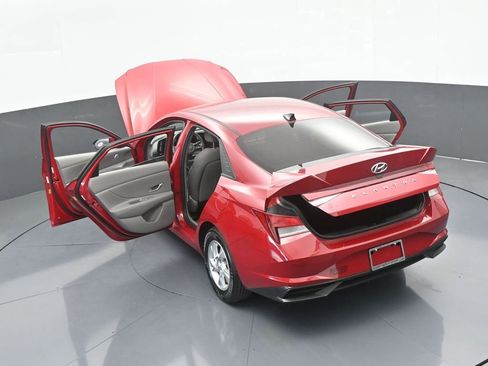 Used 2022 Hyundai Elantra SE w/ Cargo Package image 62