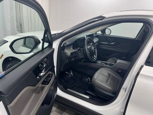 Used 2023 Lincoln Corsair AWD w/ Equipment Group 101A image 12