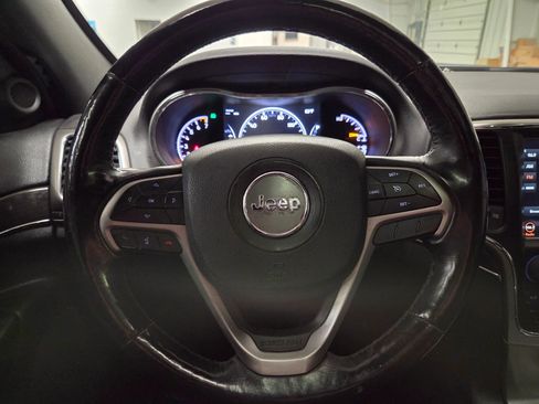 Used 2018 Jeep Grand Cherokee Limited image 17