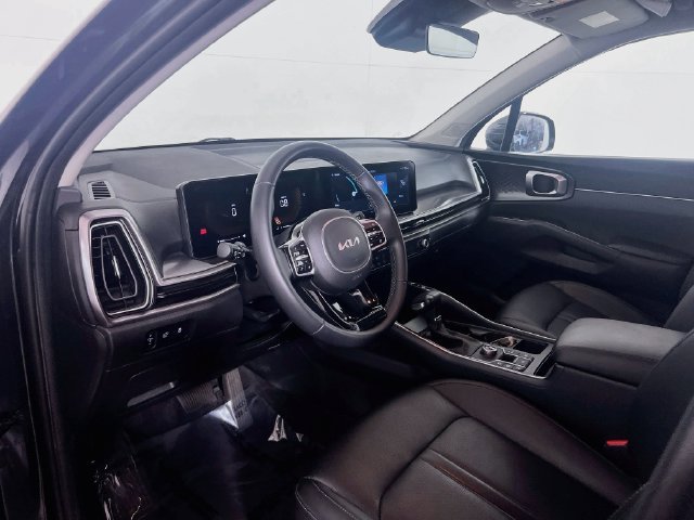 Used 2025 Kia Sorento EX FWD image 8