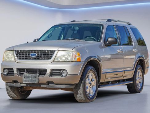 Used 2005 Ford Explorer Sport XLT image 16