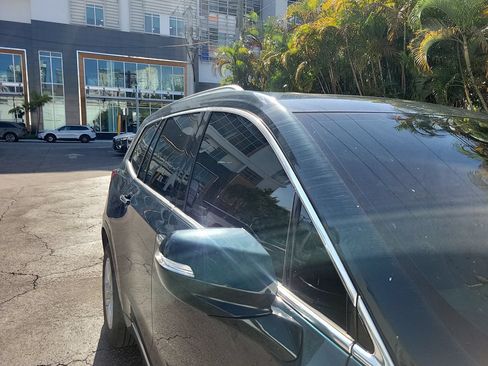 Used 2025 Cadillac XT6 Luxury FWD image 7