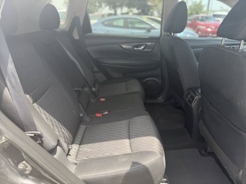 Used 2018 Nissan Rogue SV FWD image 16