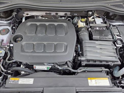New 2026 Volkswagen Tiguan SE R-Line FWD image 16