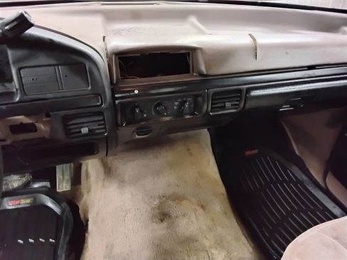 Used 1994 Ford F150 XL image 12