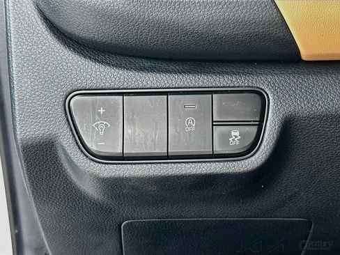 Certified 2024 Kia Seltos EX FWD image 10