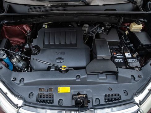 Used 2015 Toyota Highlander XLE FWD image 22