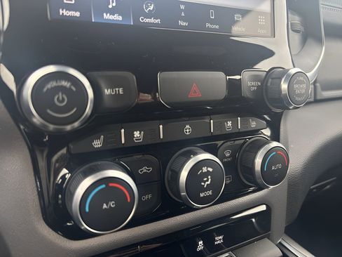 Used 2024 RAM 1500 Laramie image 21