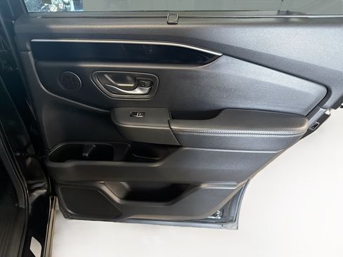 Used 2025 Honda Pilot EX-L image 33