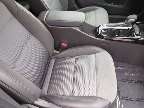 Used 2025 Chevrolet Trax LT w/ LT Convenience Package FWD image 20