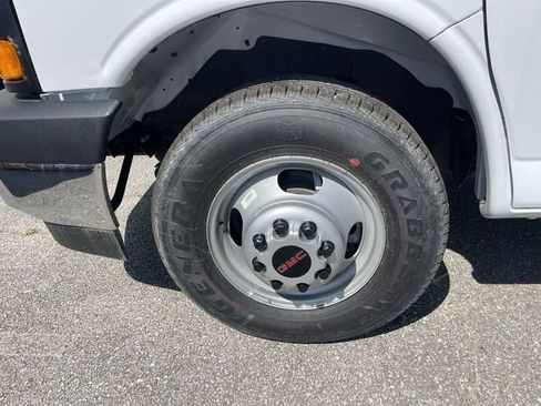 New 2025 GMC Savana 3500 w/ Power Convenience Package RWD image 6