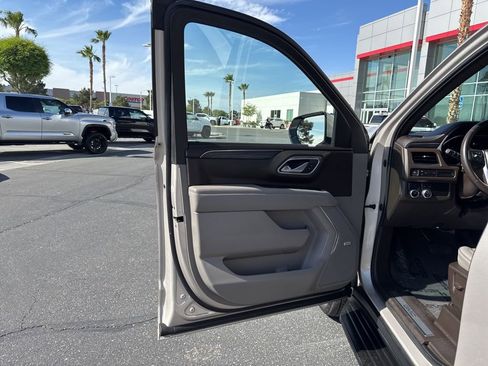 Used 2022 GMC Yukon SLT RWD image 12