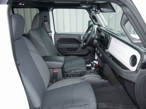 Used 2024 Jeep Gladiator Sport image 29