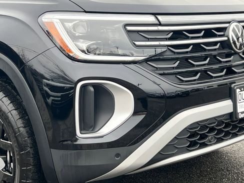 New 2026 Volkswagen Atlas Peak Edition image 4