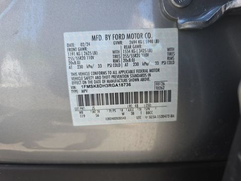 Used 2024 Ford Explorer XLT w/ Equipment Group 202A AWD/4WD image 38
