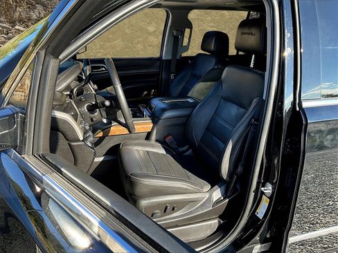 Used 2019 GMC Yukon XL Denali w/ Denali Ultimate Package image 24