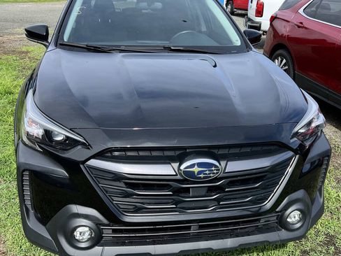 Used 2023 Subaru Outback Premium AWD/4WD image 3