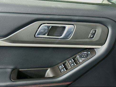 Used 2025 Ford Explorer ST-Line image 15