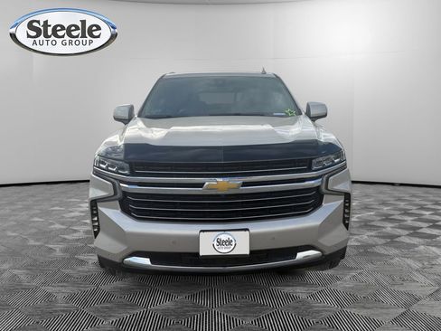 Used 2022 Chevrolet Suburban LT w/ Luxury Package image 8