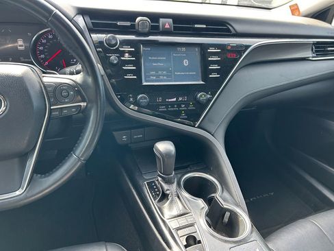 Used 2018 Toyota Camry XSE image 17