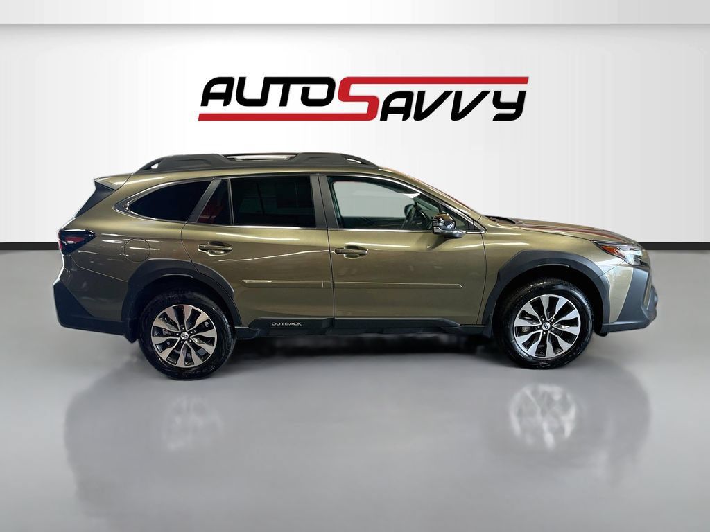 Used 2025 Subaru Outback Limited AWD/4WD image 8