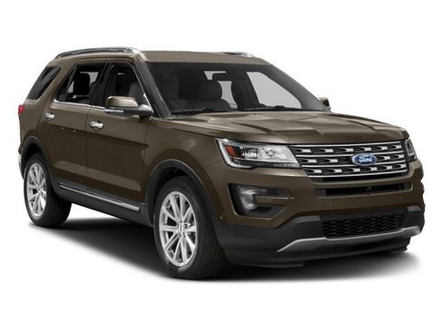 Used 2017 Ford Explorer Limited w/ Equipment Group 301A AWD/4WD image 9