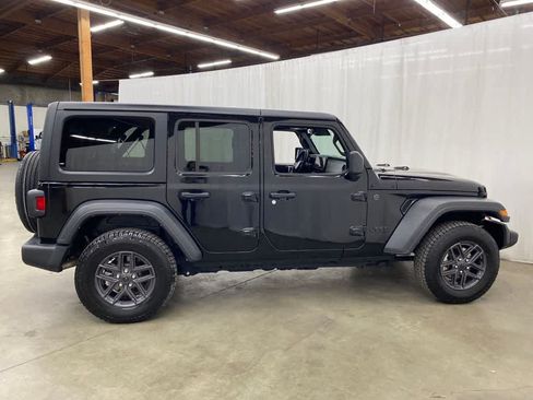 Used 2024 Jeep Wrangler Unlimited Sport AWD/4WD image 7