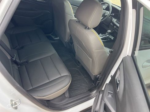 Used 2024 Chevrolet Trax ACTIV w/ Sunroof Package image 19