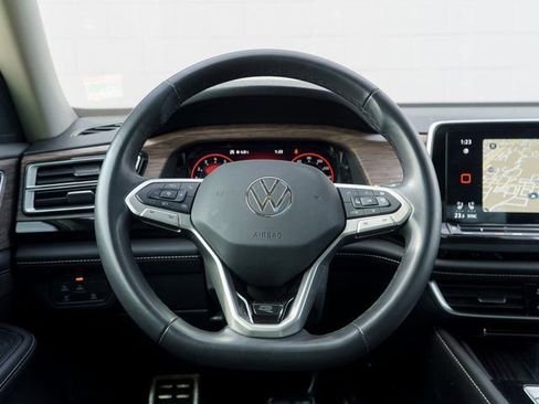 Used 2025 Volkswagen Atlas SEL Premium R-Line image 24