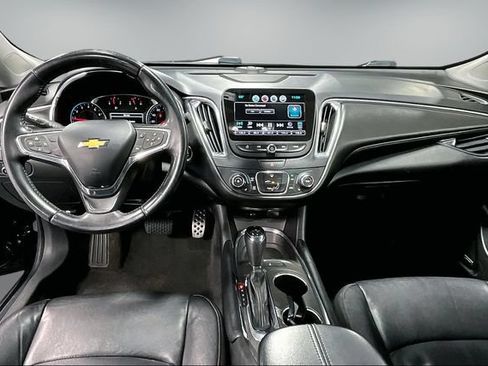 Used 2016 Chevrolet Malibu LT w/ Leather Package FWD image 8