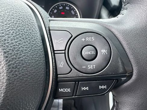 Used 2022 Toyota RAV4 XLE w/ Convenience Package AWD/4WD image 14