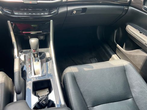 Used 2017 Honda Accord EX-L image 34