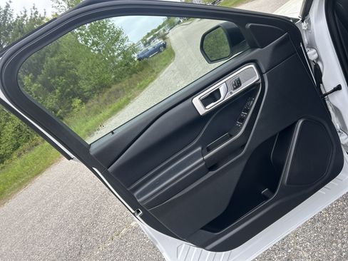Used 2020 Ford Explorer Limited AWD/4WD image 15