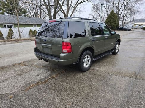 Used 2004 Ford Explorer XLT image 3