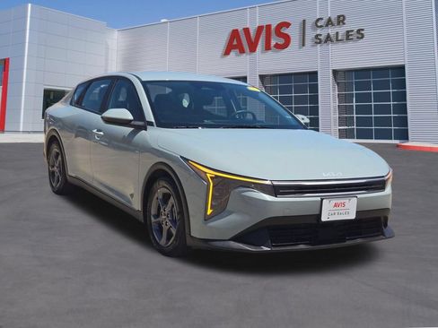 Used 2025 Kia K4 FWD image 9