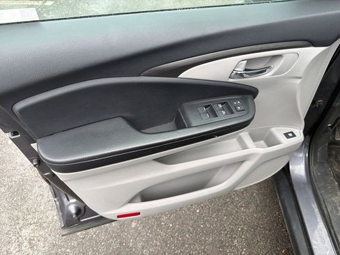 Used 2018 Honda Pilot LX image 10