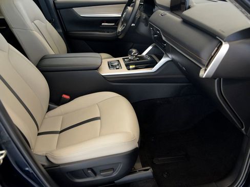 Used 2024 MAZDA CX-90 Plug-In Hybrid w/ Premium Pkg image 31