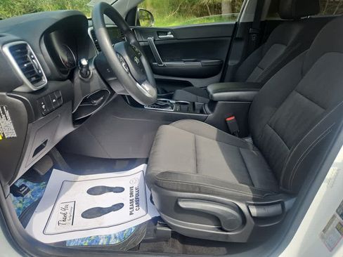 Used 2020 Kia Sportage LX AWD/4WD image 10