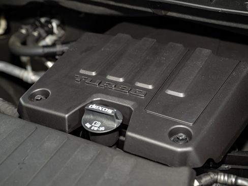 Used 2023 Chevrolet Silverado 1500 Custom image 16