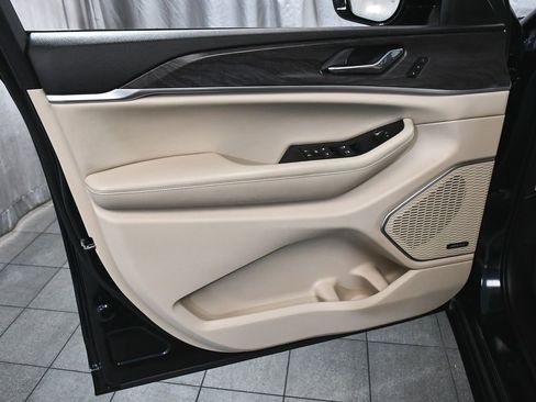 Used 2024 Jeep Grand Cherokee Limited 4xe w/ Luxury Tech Group II AWD/4WD image 9