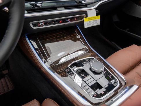 New 2026 BMW X5 xDrive50e image 12