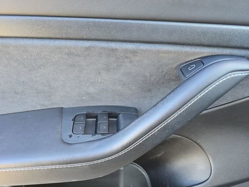 Used 2021 Tesla Model 3 Standard Range Plus image 32