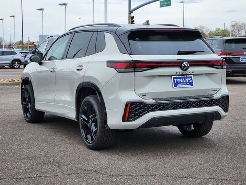 New 2026 Volkswagen Tiguan SE R-Line AWD/4WD image 5