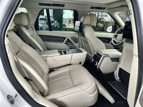 Certified 2023 Land Rover Range Rover SV AWD/4WD image 19