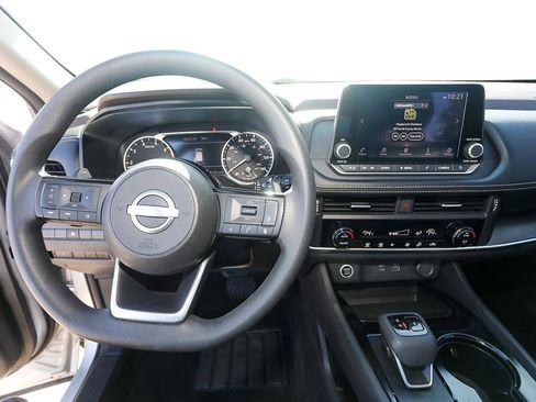 Used 2023 Nissan Rogue SV image 15