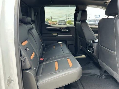 Used 2023 GMC Sierra 1500 AT4 image 12