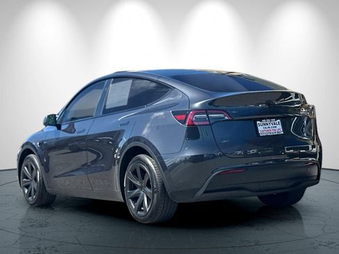 Used 2025 Tesla Model Y Long Range RWD image 6